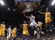 开云体育入口-赛道与球场，当F1年度争冠之夜遇见恩比德状态火热