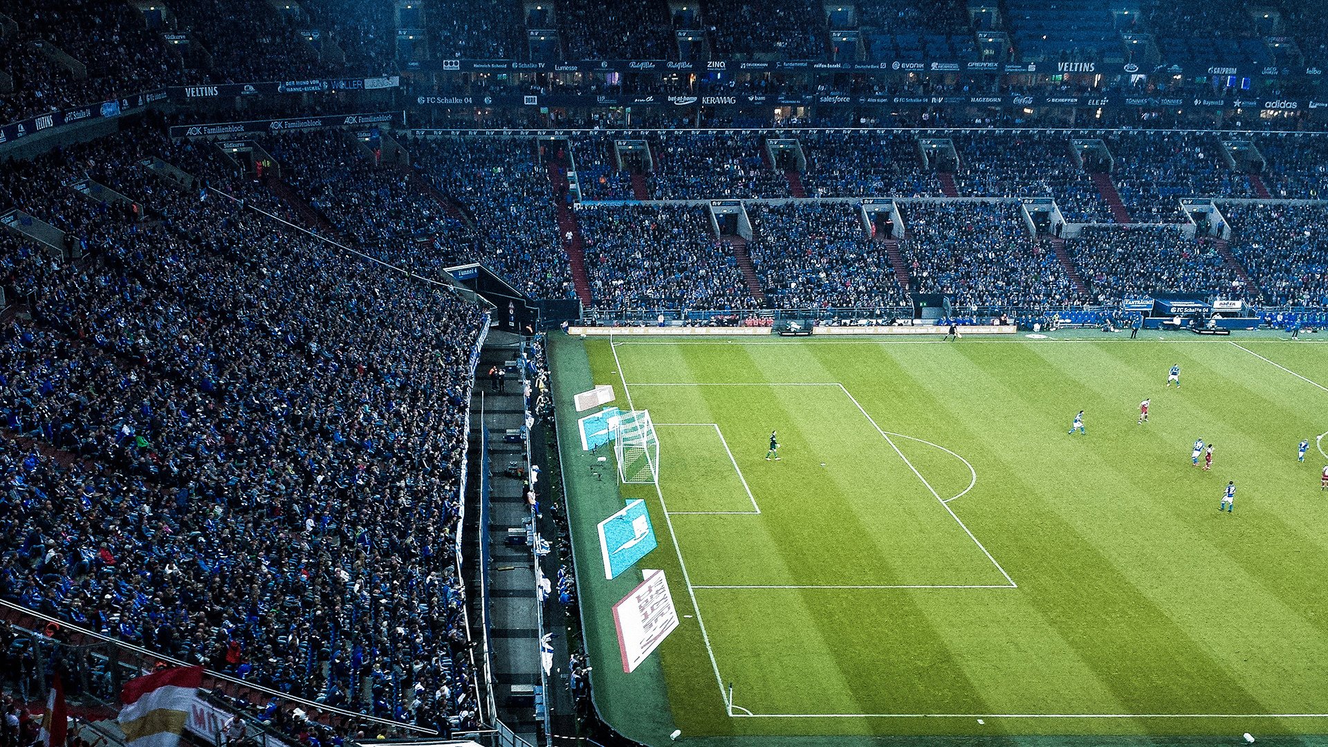 卢卡库攻防两端统治，塞维利亚战术利刃打穿波兰防线