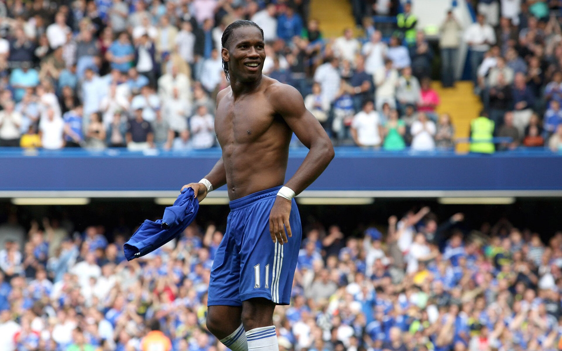 贝恩成为全场焦点，活塞淘汰赛过关国王