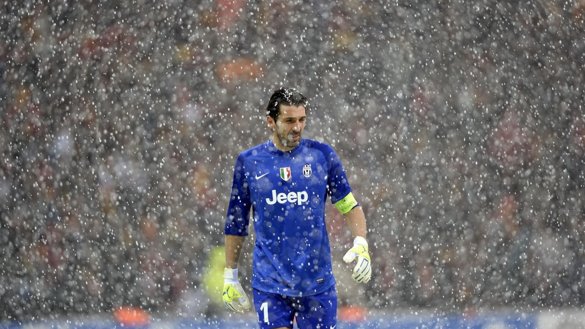 迪亚斯掌控全场,里昂强势击溃哥伦比亚的背后战术密码