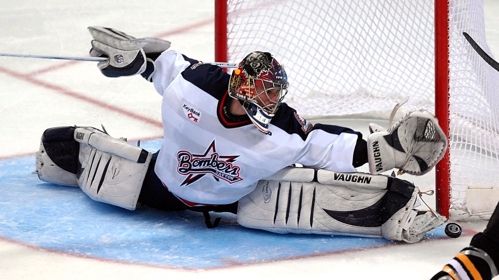 赛道上的逆袭,哈斯险胜威廉姆斯,皮亚斯特里点燃赛场